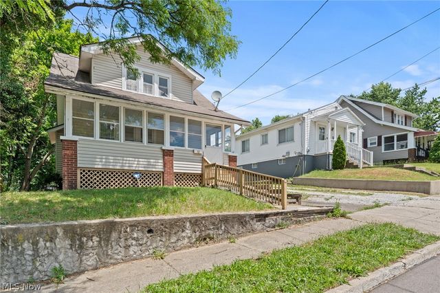 39 E Catawba Avenue, Akron, OH 44301