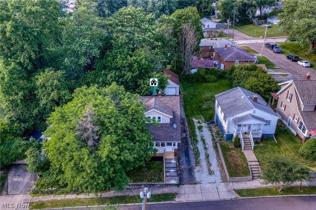 39 E Catawba Avenue, Akron, OH 44301