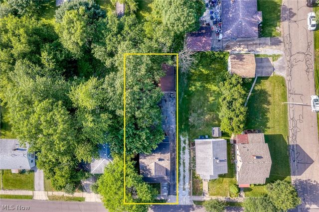 39 E Catawba Avenue, Akron, OH 44301