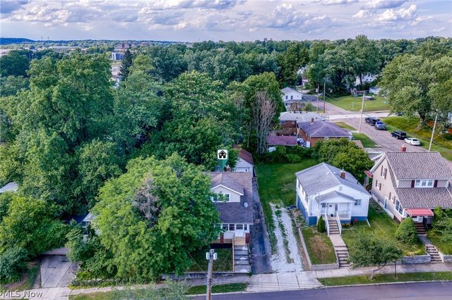 39 E Catawba Avenue, Akron, OH 44301