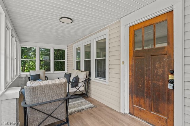39 E Catawba Avenue, Akron, OH 44301