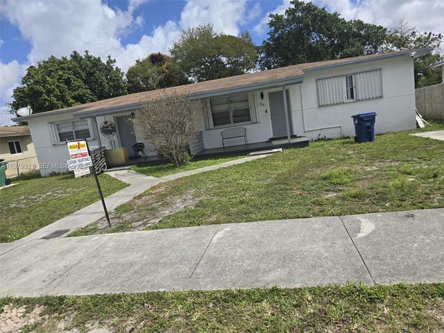 15741 NW 38th Pl, Miami Gardens, FL 33054