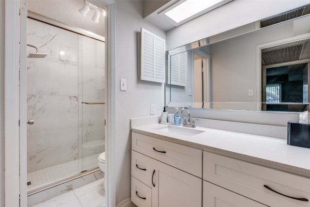 5214 Fleetwood Oaks Avenue 206, Dallas, TX 75235