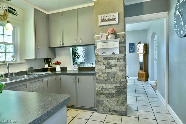 23 Massachusetts Avenue, Poland, OH 44514