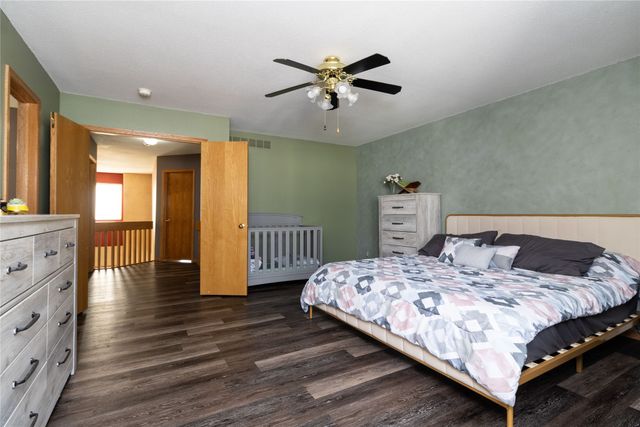 9235 Greenspire Drive 11, West Des Moines, IA 50266