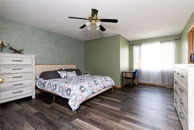 9235 Greenspire Drive 11, West Des Moines, IA 50266
