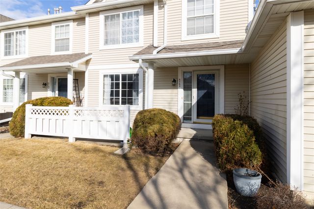 9235 Greenspire Drive 11, West Des Moines, IA 50266