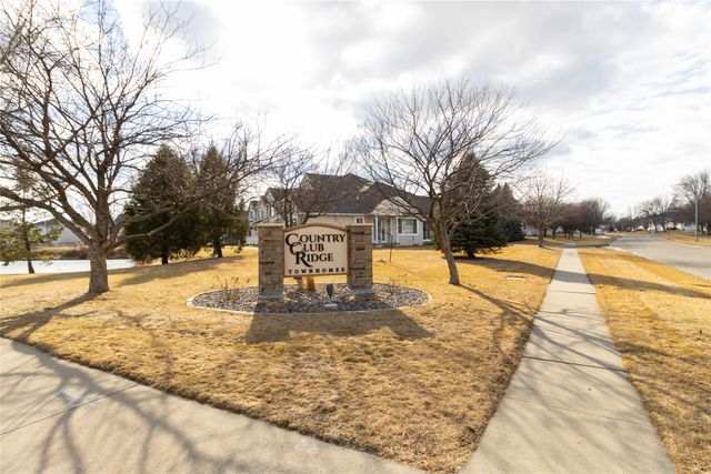 9235 Greenspire Drive 11, West Des Moines, IA 50266
