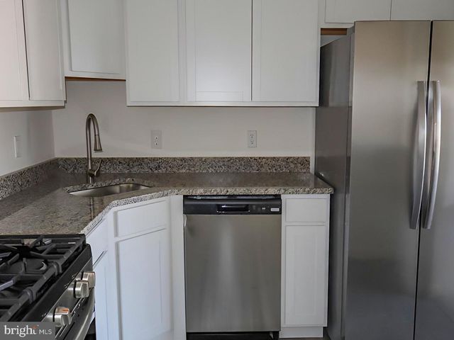 27 APACHE CT, Absecon, NJ 08205