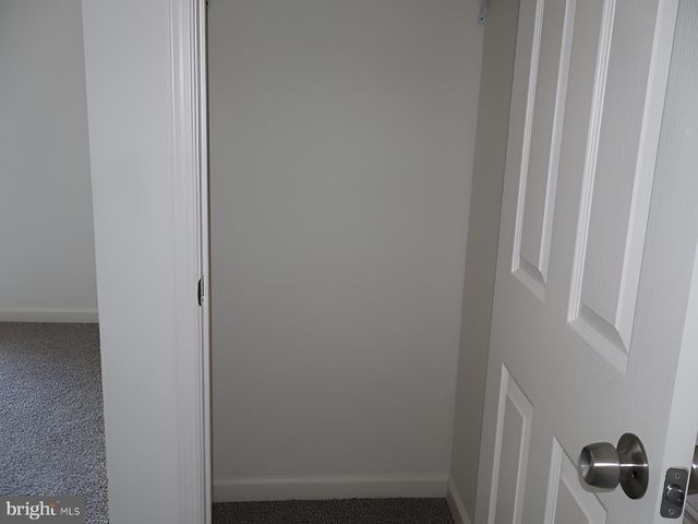 27 APACHE CT, Absecon, NJ 08205