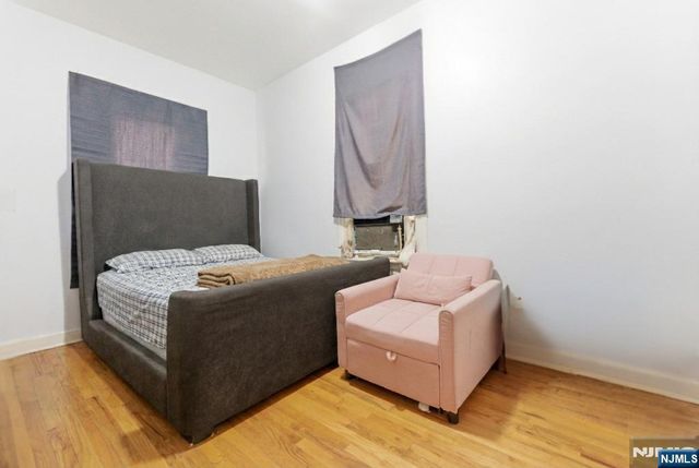 34 Leo Place, Newark, NJ 07108