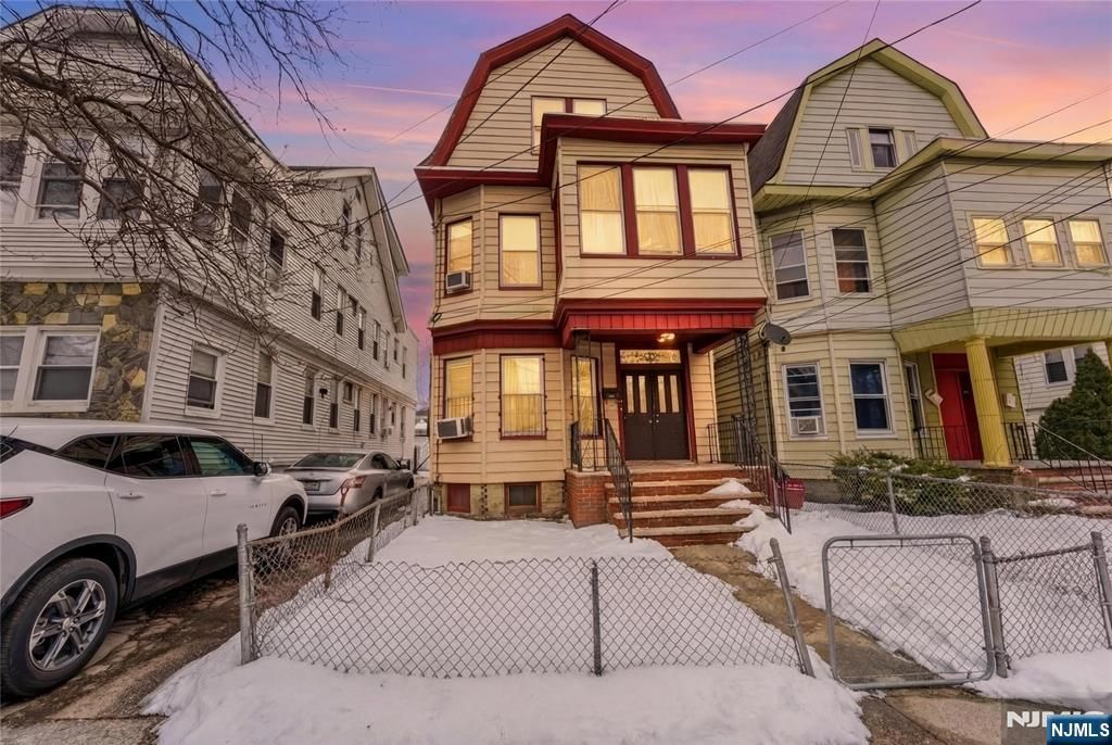 34 Leo Place, Newark, NJ 07108