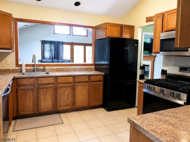 63 Martin Rd, Livingston Twp., NJ 07039