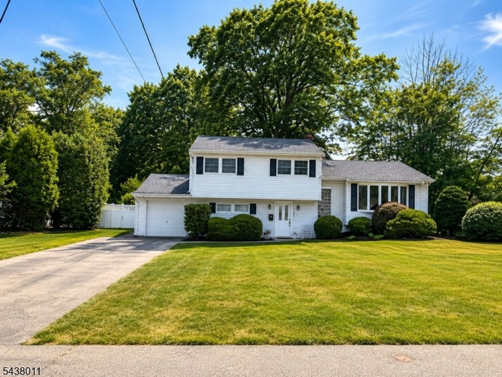 63 Martin Rd, Livingston Twp., NJ 07039