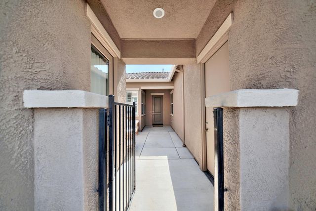 1980 Carogold Ln, Manteca, CA 95337