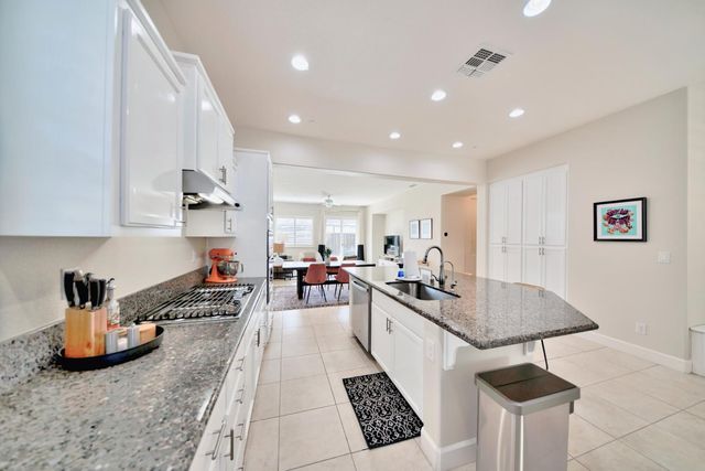 1980 Carogold Ln, Manteca, CA 95337