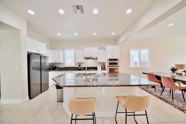 1980 Carogold Ln, Manteca, CA 95337