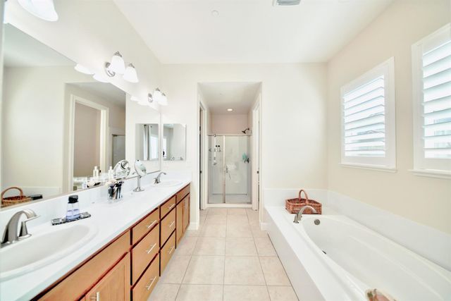 1980 Carogold Ln, Manteca, CA 95337