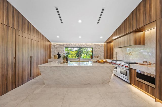 10290 Silver Lake Drive, Boca Raton, FL 33428