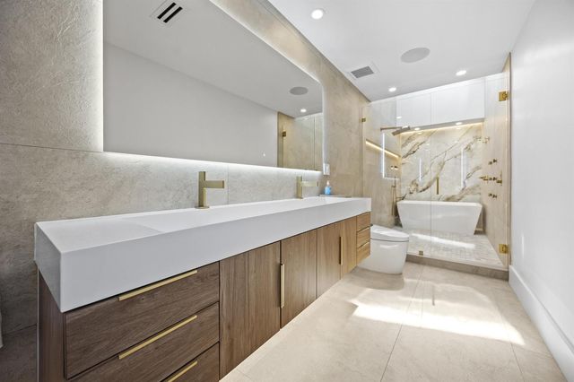10290 Silver Lake Drive, Boca Raton, FL 33428