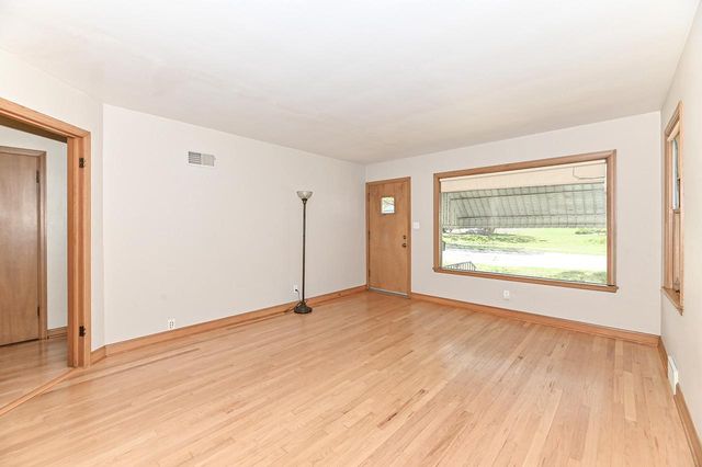 2700 S Fulton STREET, Milwaukee, WI 53207