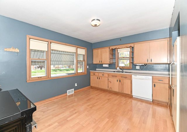 2700 S Fulton STREET, Milwaukee, WI 53207