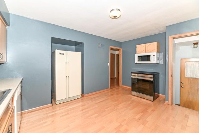 2700 S Fulton STREET, Milwaukee, WI 53207