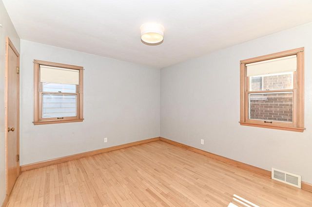 2700 S Fulton STREET, Milwaukee, WI 53207