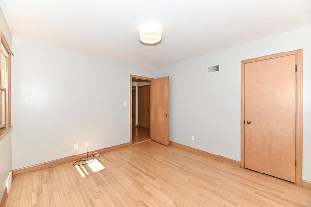 2700 S Fulton STREET, Milwaukee, WI 53207