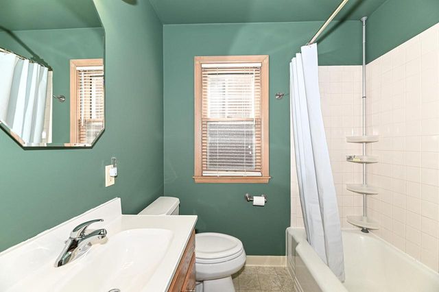2700 S Fulton STREET, Milwaukee, WI 53207
