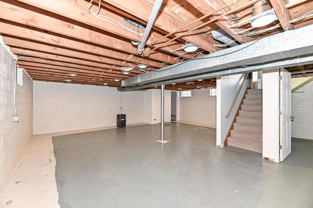 2700 S Fulton STREET, Milwaukee, WI 53207