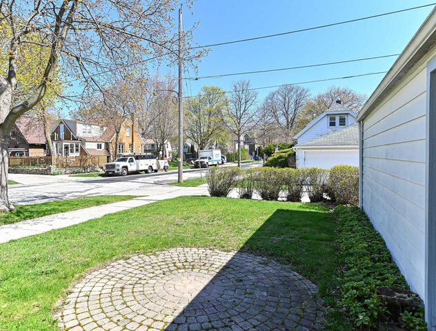 2700 S Fulton STREET, Milwaukee, WI 53207