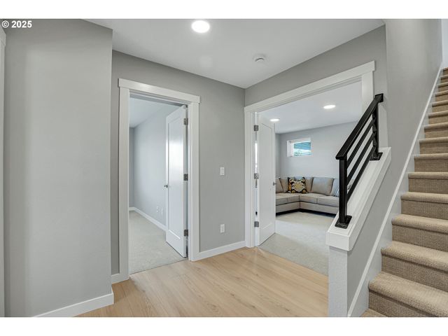 16473 Nw liberty St, Portland, OR 97229