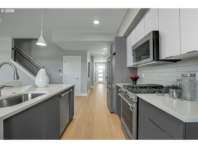 16473 Nw liberty St, Portland, OR 97229