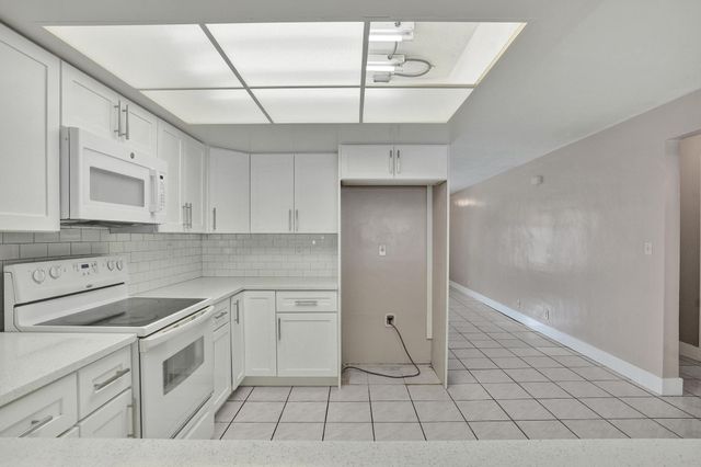 7010-7012 NW 78th Avenue, Tamarac, FL 33321