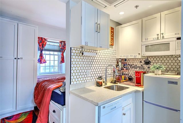 65 Weybosset Street 314, Providence, RI 02903