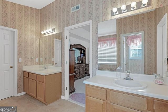 19 Meadow Crest Court, Powder Springs, GA 30127