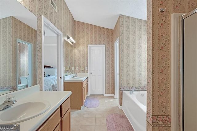 19 Meadow Crest Court, Powder Springs, GA 30127