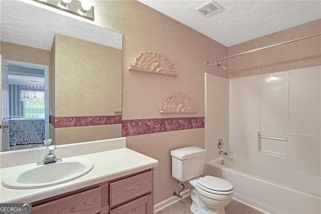 19 Meadow Crest Court, Powder Springs, GA 30127