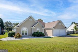 19 Meadow Crest Court, Powder Springs, GA 30127