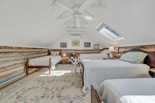 1497 Winding Timber LN, Vinton, VA 24179