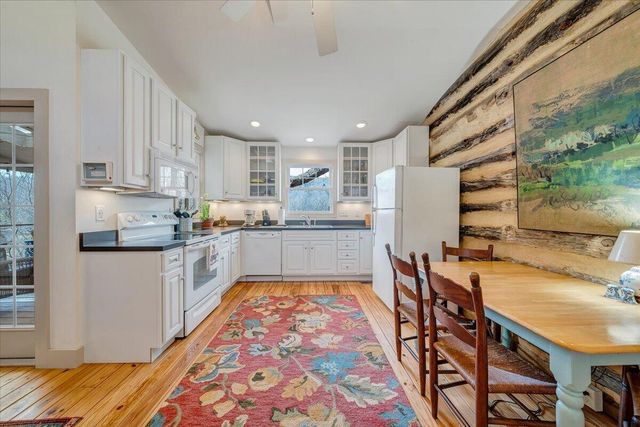 1497 Winding Timber LN, Vinton, VA 24179