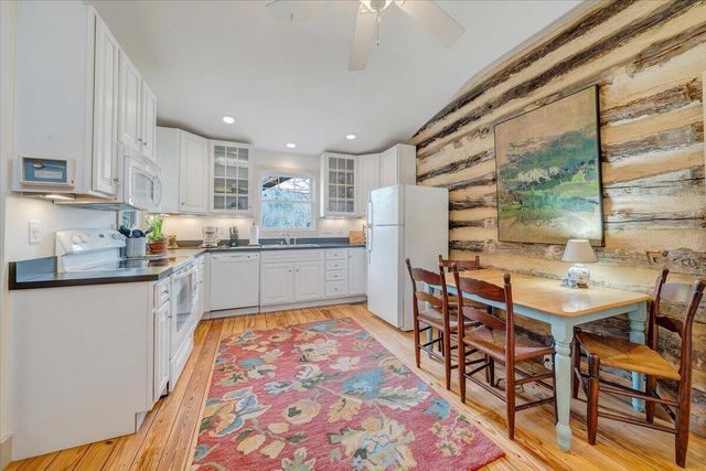 1497 Winding Timber LN, Vinton, VA 24179