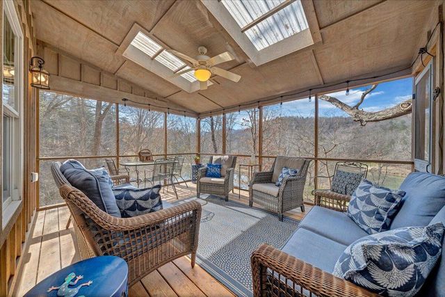 1497 Winding Timber LN, Vinton, VA 24179