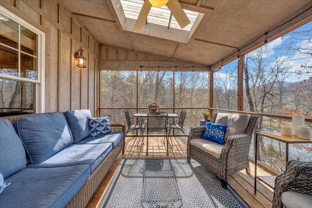 1497 Winding Timber LN, Vinton, VA 24179