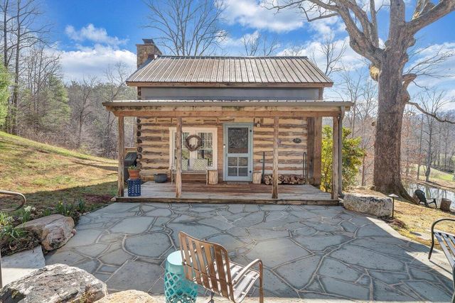 1497 Winding Timber LN, Vinton, VA 24179