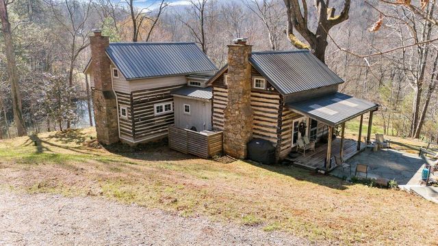 1497 Winding Timber LN, Vinton, VA 24179