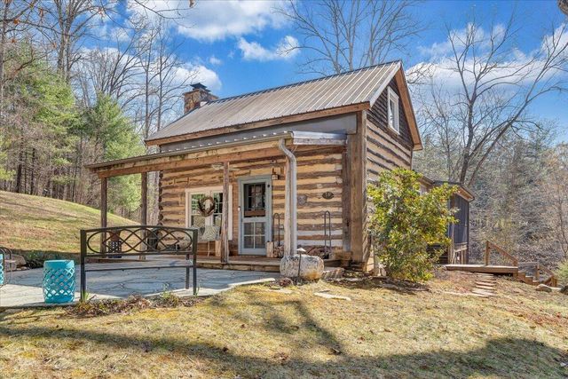 1497 Winding Timber LN, Vinton, VA 24179