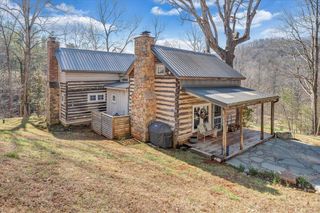 1497 Winding Timber LN, Vinton, VA 24179