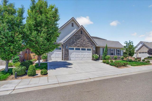 338 Boulder Drive S, Madera, CA 93636